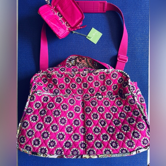 Vera Bradley: Very Berry Paisley - Bundle of 4 Items - Picture 4 of 6